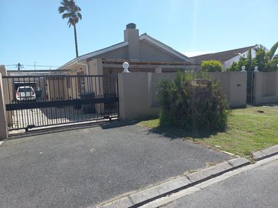 House For Sale in Lotus River, Cape Town