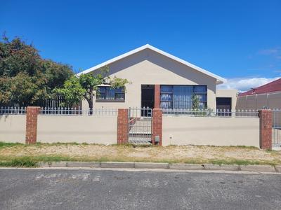 House For Rent in Heathfield, Cape Town